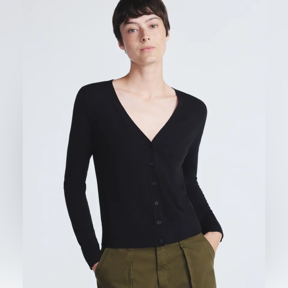 Scoop Women's V-Neck Lightweight Button Front Black Cardigan Sweater NWT
